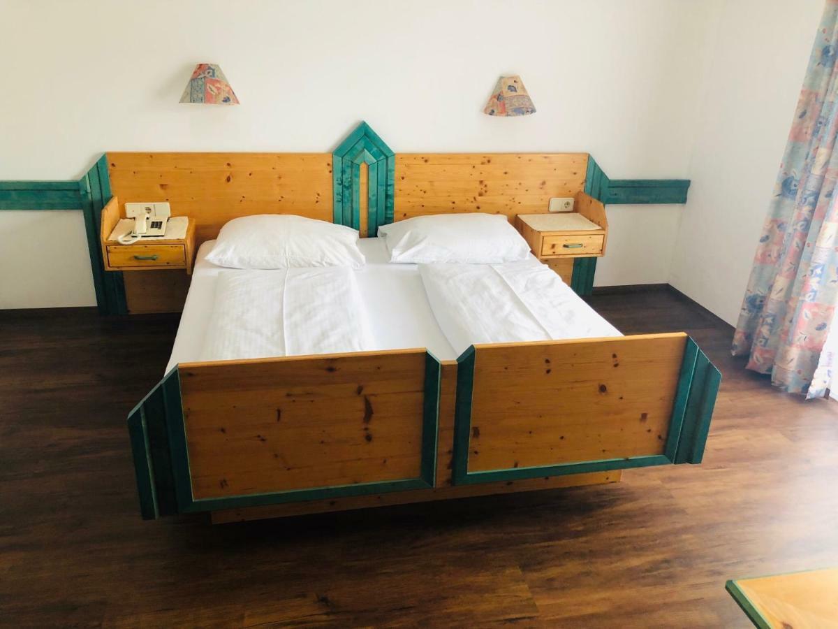 Hotel Krone Oberperfuss Eksteriør billede