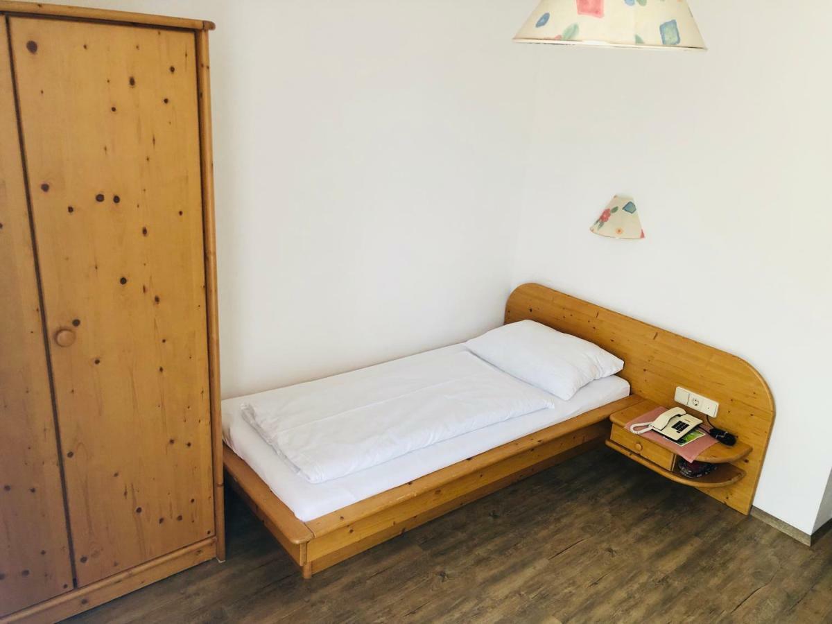 Hotel Krone Oberperfuss Eksteriør billede